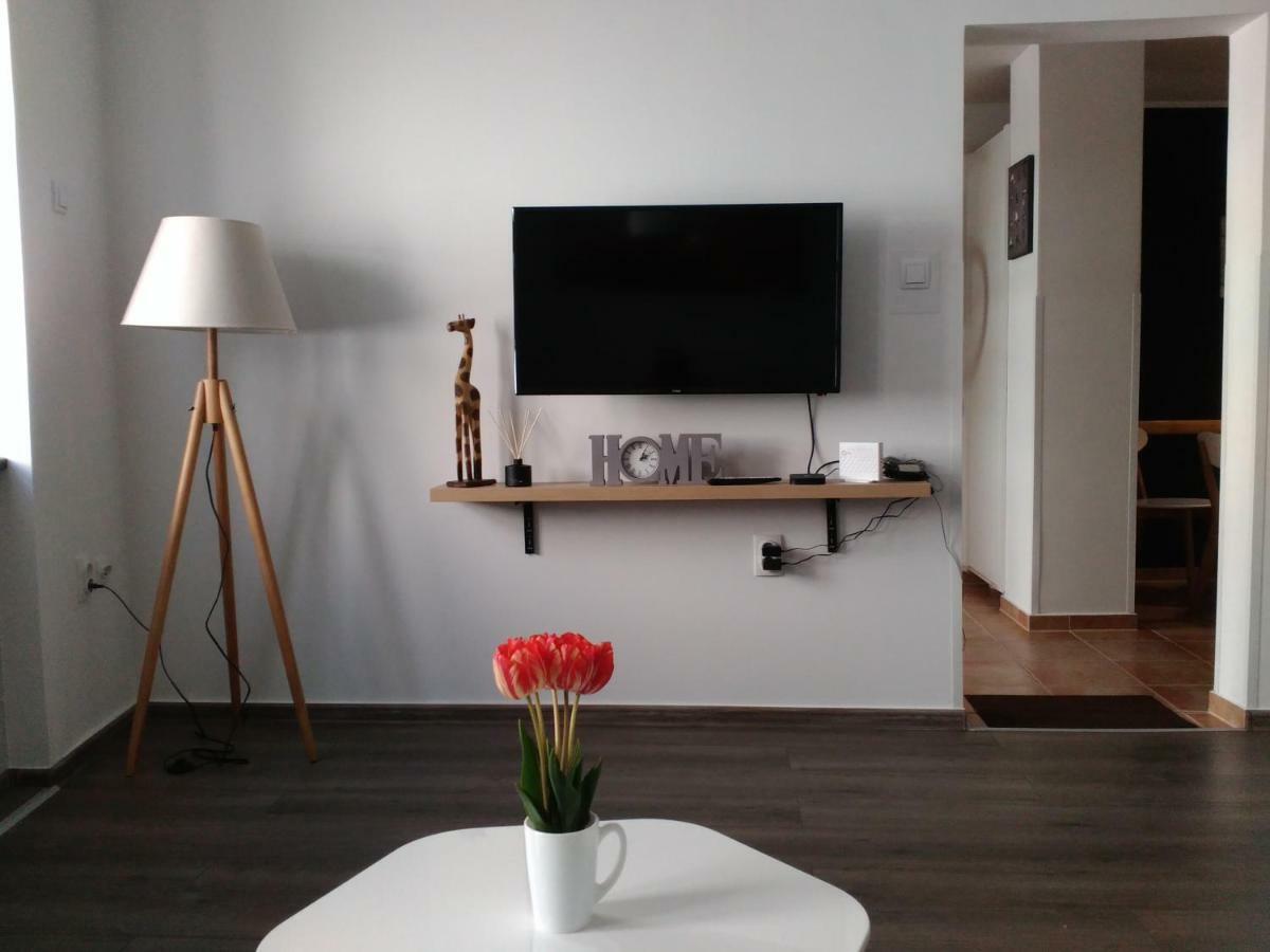 Bed&Bike Apartment เซรมสกี คาร์ลอฟซี ภายนอก รูปภาพ